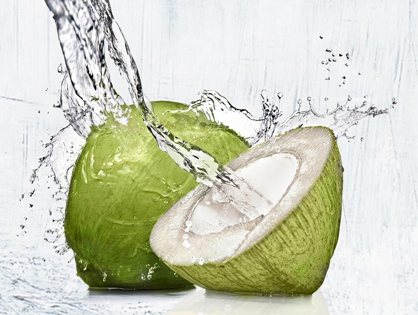 Frisches Kokoswasser ist voller Vitamine